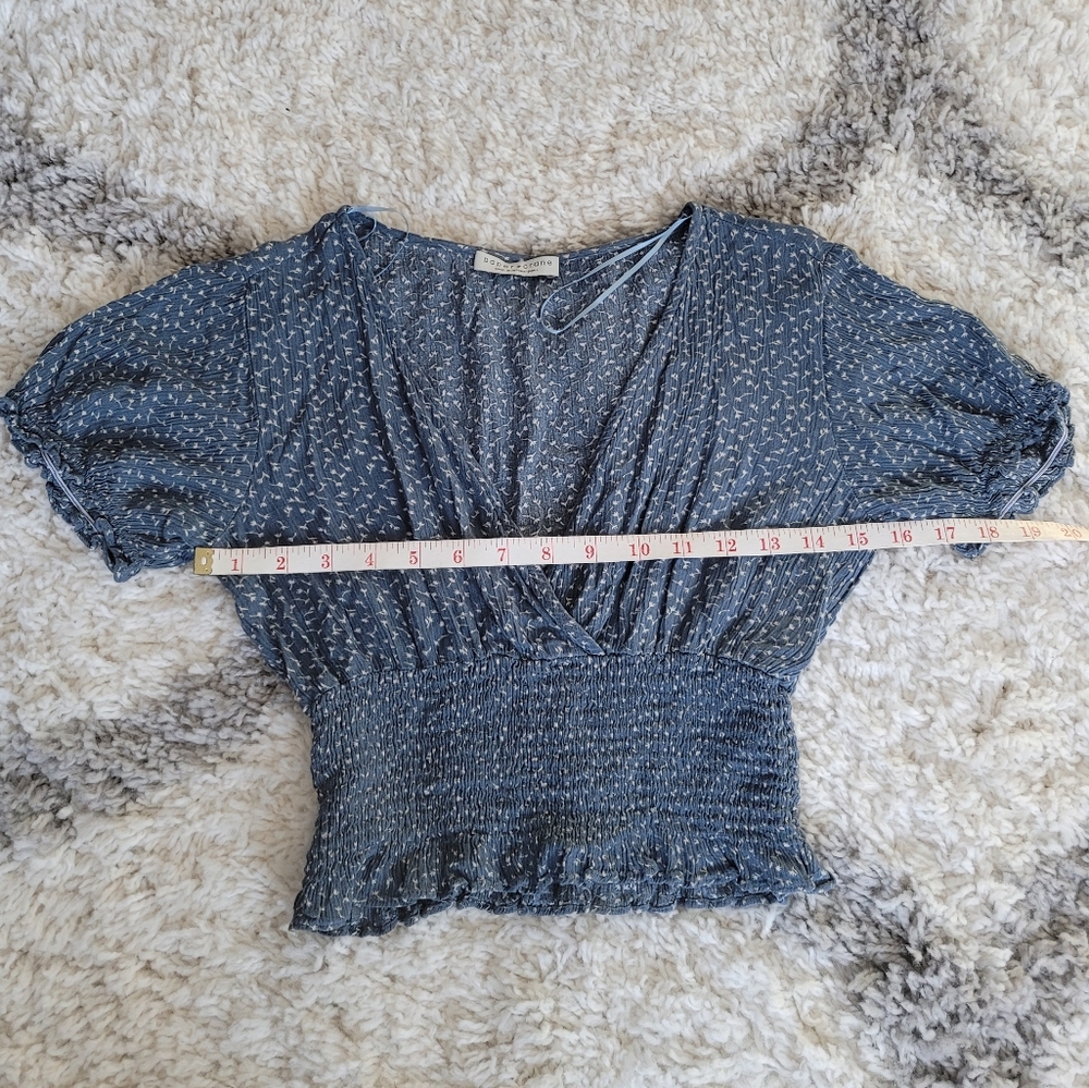 Blue Blouse with White Flowers | Size Small | Paper Crane - Picture 4 of 6